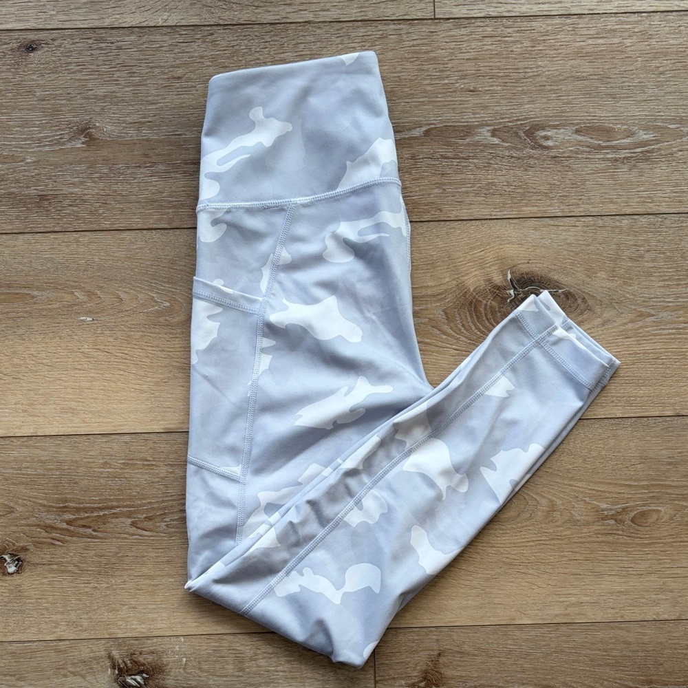 Yogalicious Light Gray Camouflage Leggings